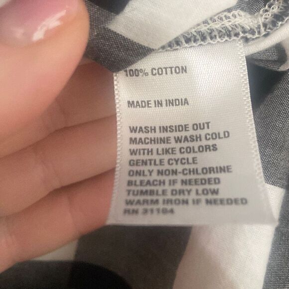 Crown & Ivy Black White Plaid Button Front Roll Tab Sleeve Ladies Shirt Medium - Picture 7 of 7